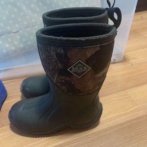 Muck boots